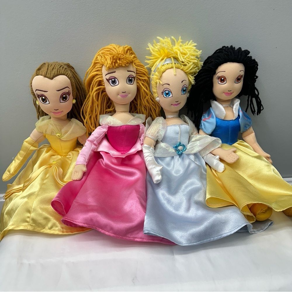 Disney Princess‎ Doll Set Belle Sleeping Beauty Cinderella Snow White HTF